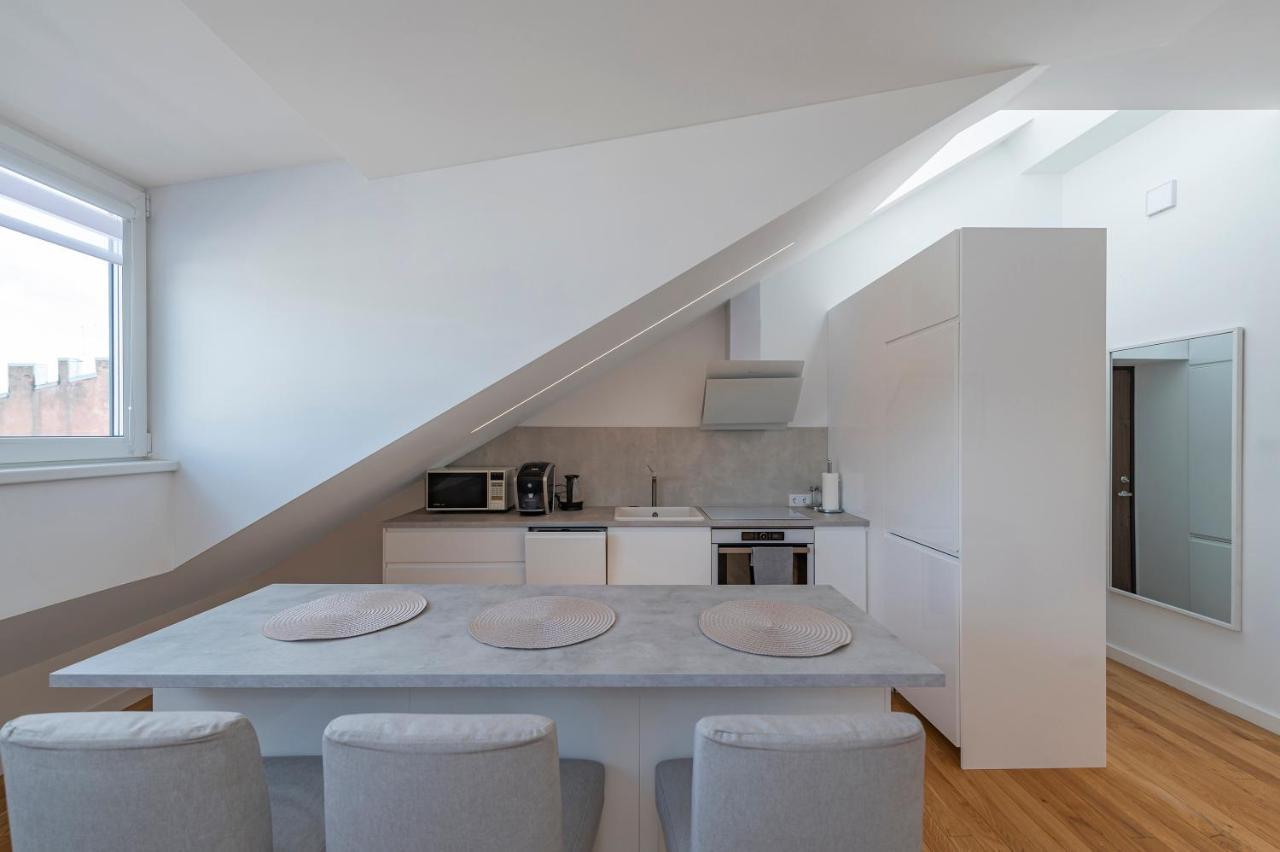 White 1 Bd Old Town Apartment By Hostlovers Kaunas Extérieur photo