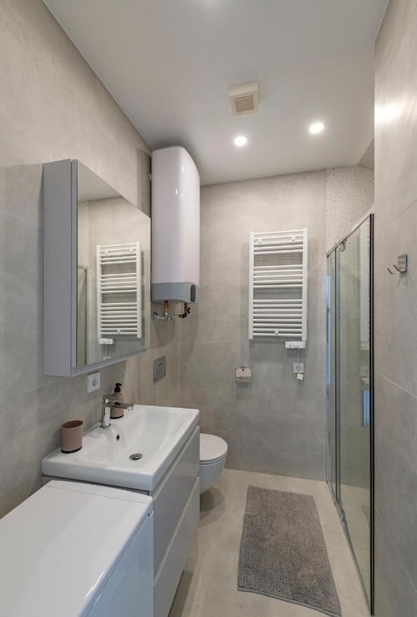 White 1 Bd Old Town Apartment By Hostlovers Kaunas Extérieur photo